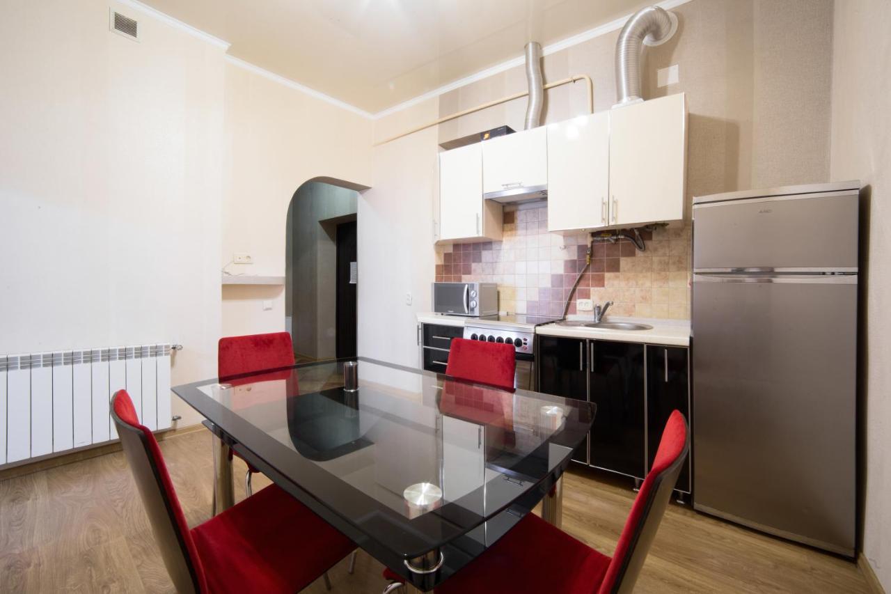 Apartment On Virmenska 3, With 2 Separate Bedrooms Lvov Exteriér fotografie