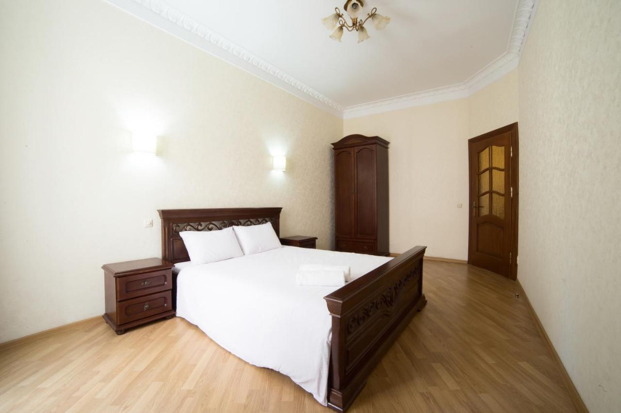 Apartment On Virmenska 3, With 2 Separate Bedrooms Lvov Exteriér fotografie